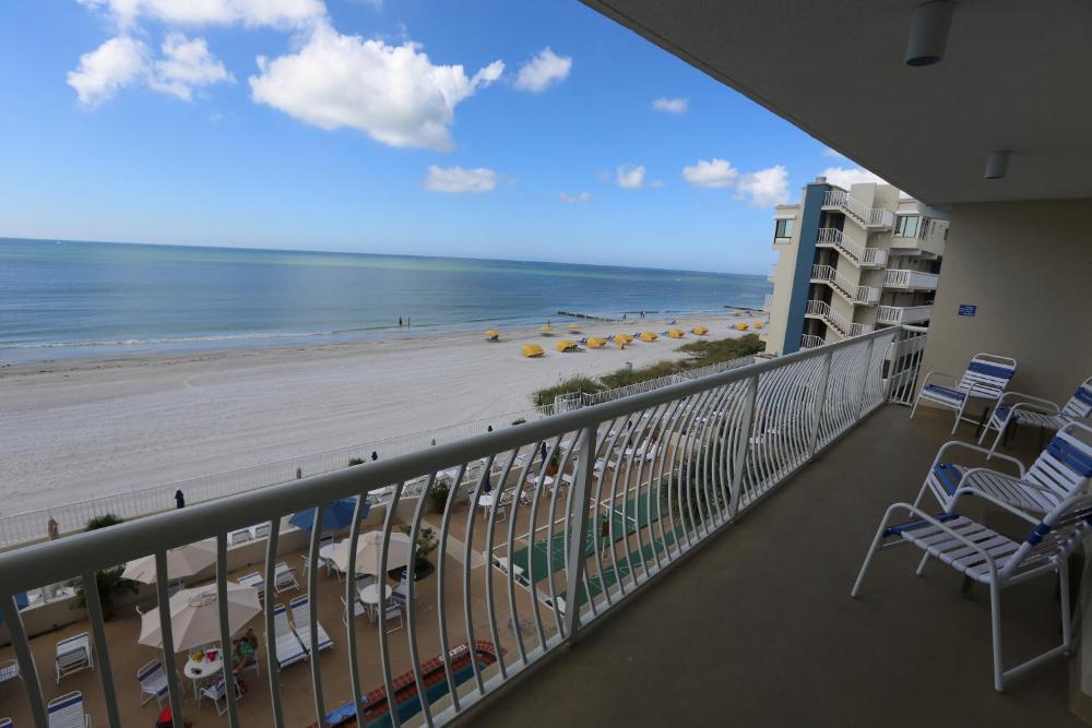 One-Bedroom Suite - Gulf and Pool View (Two Balconies) interior
